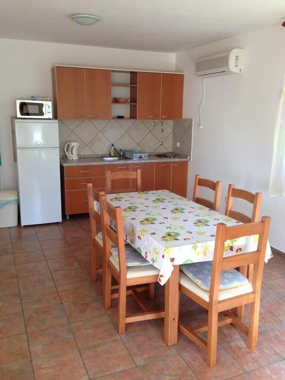 לופאר Apartments Mirakul מראה חיצוני תמונה
