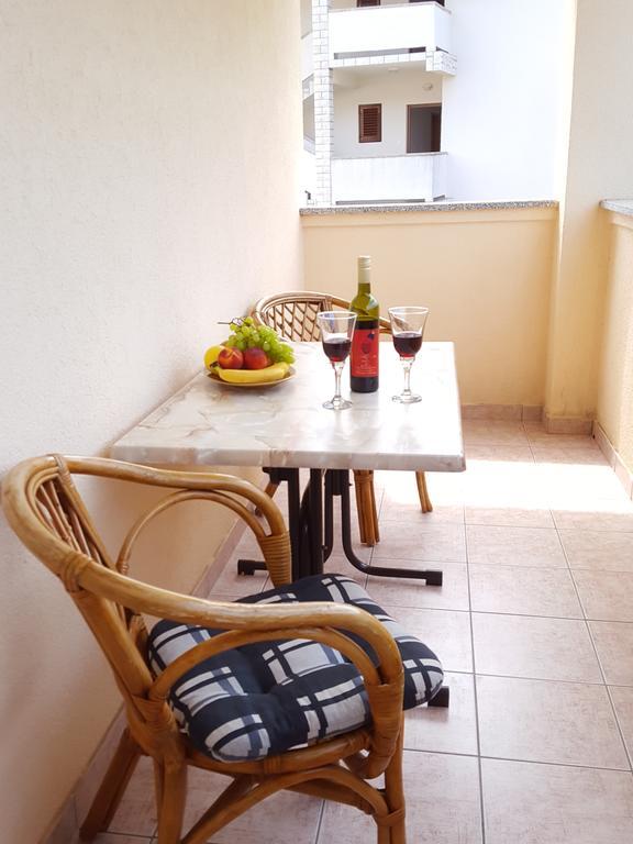 לופאר Apartments Mirakul מראה חיצוני תמונה
