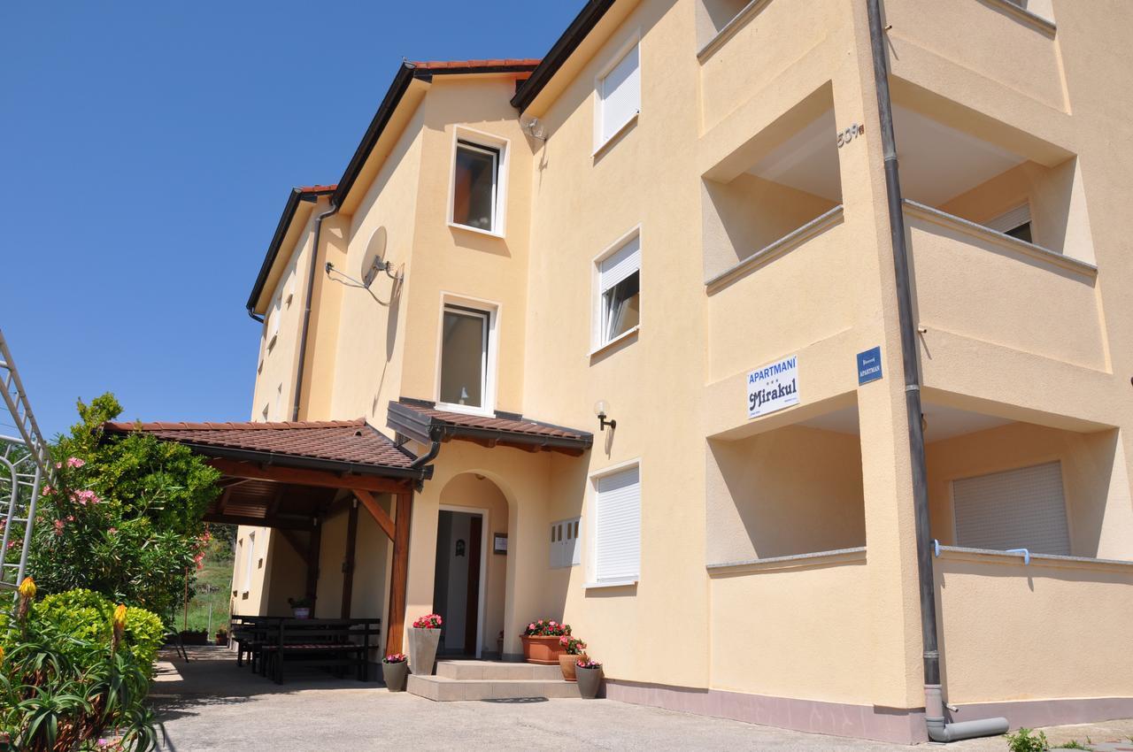 לופאר Apartments Mirakul מראה חיצוני תמונה