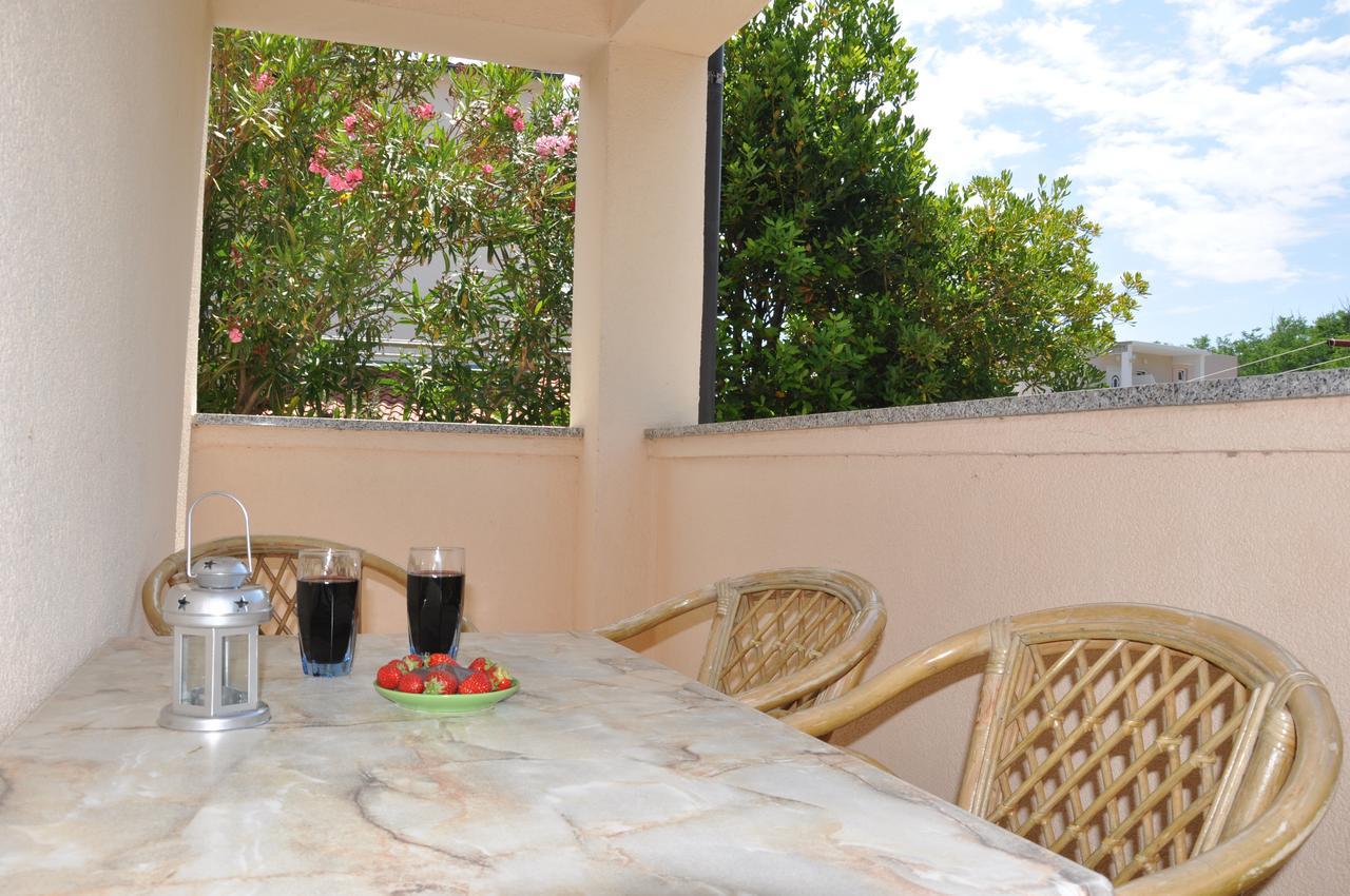 לופאר Apartments Mirakul מראה חיצוני תמונה