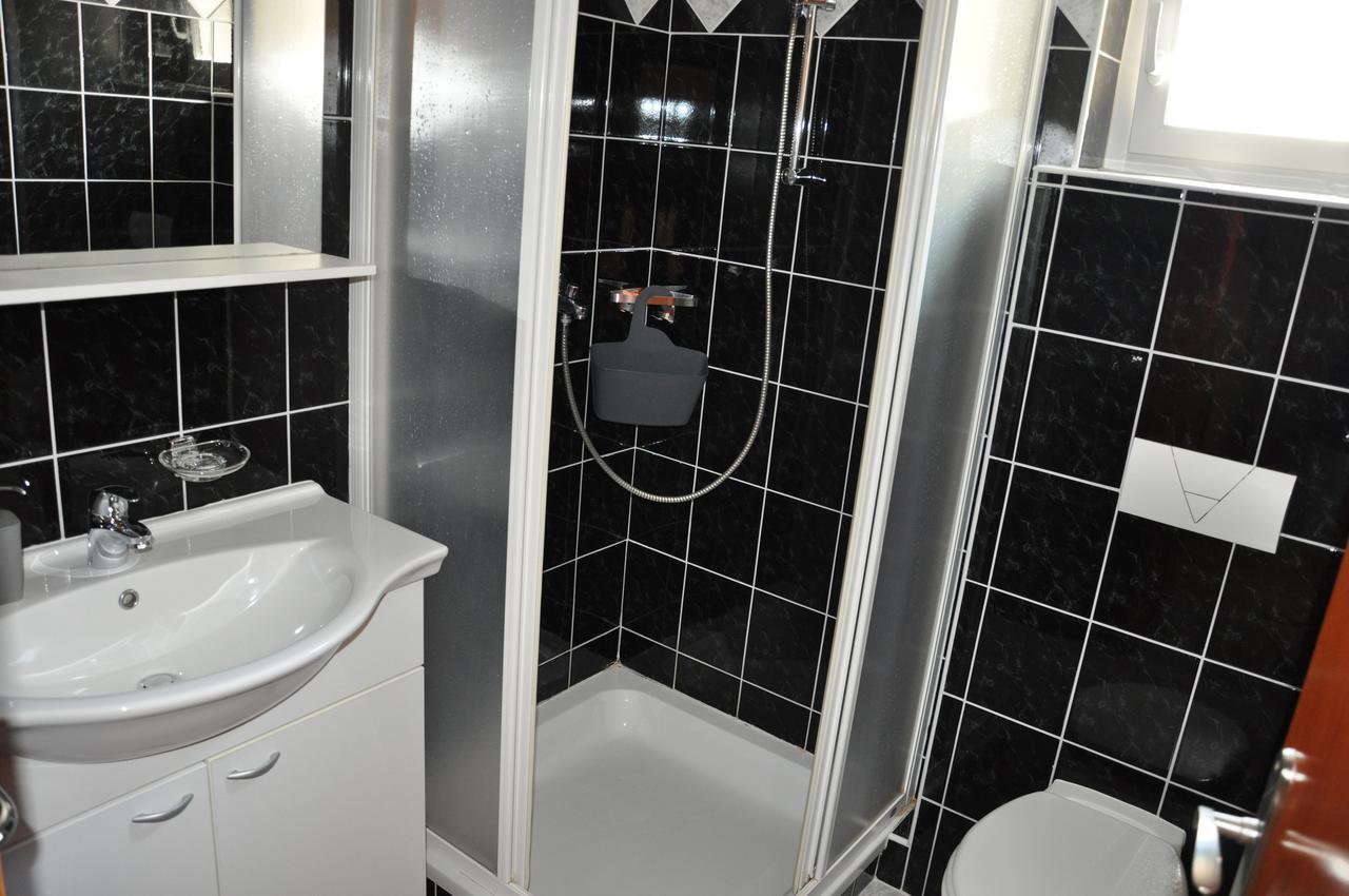 לופאר Apartments Mirakul מראה חיצוני תמונה