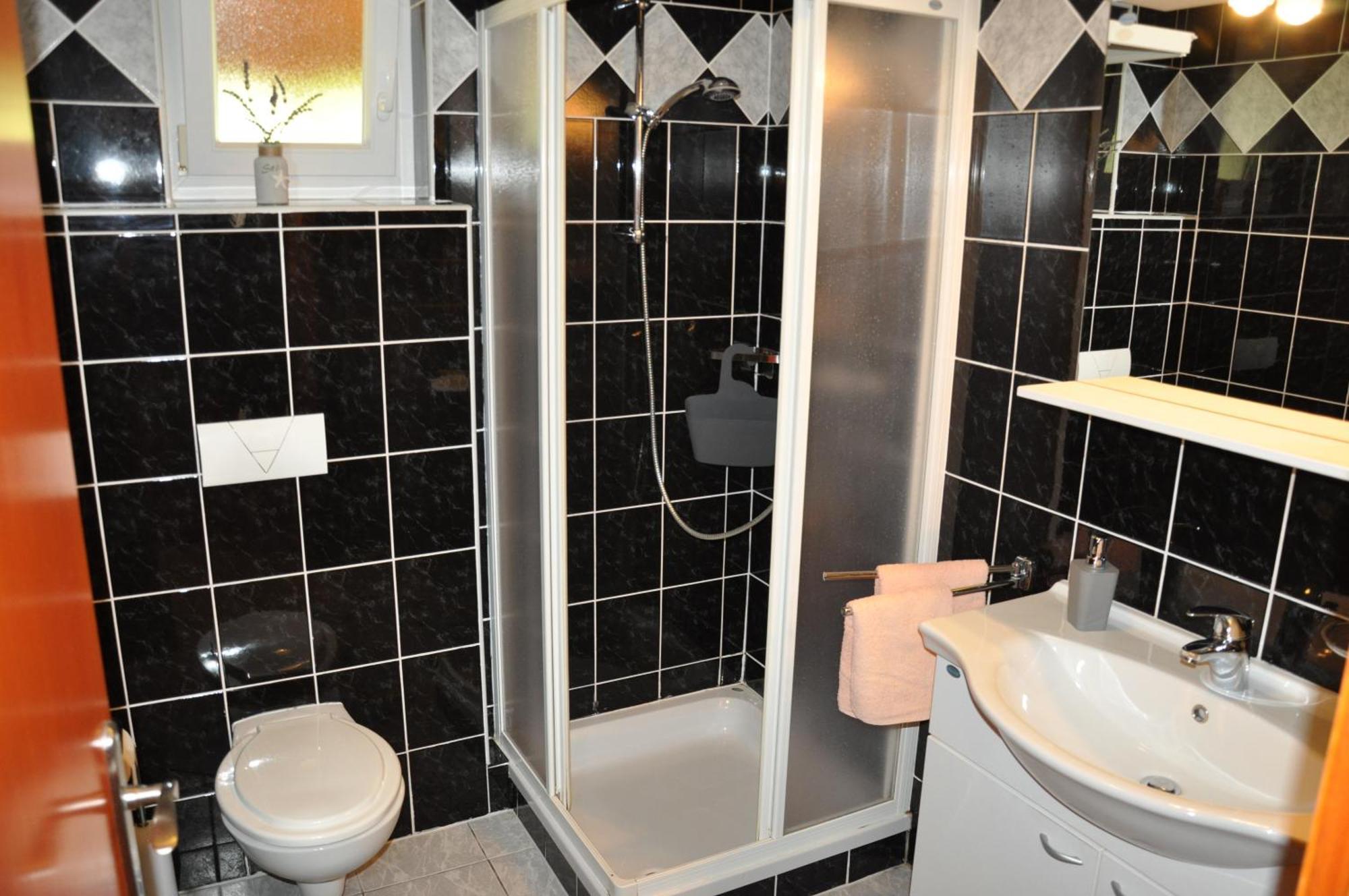 לופאר Apartments Mirakul מראה חיצוני תמונה
